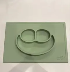 ezpz Happy Mat シリコン製 ベビー用食器のサムネイル