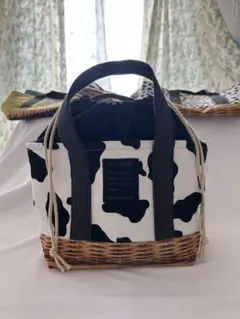 ハンドメイド 保冷保温ランチバッグ ウシ柄オフホワイト184