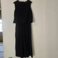 UNIQLO 黒のノースリーブロングワンピース