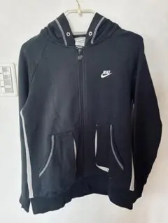 Nike ブラック美品今から春物早い者勝ち