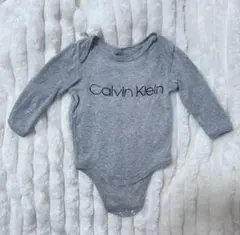 Calvin Klein ベビー 長袖ロンパース グレーのサムネイル