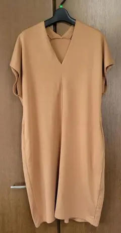 【新品タグ付】オールシーズン可　シンプルワンピース(万能アレンジ)　３L～４L