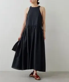 M新品タグ付き 2サイズ展開フロント刺繍ノースリーブワンピース