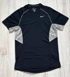 Nike Dri-FIT ネイビーTシャツ M