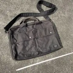 いろいろ使える PORTER ポーター スモーキー ショルダー ブリーフ バッグ