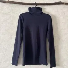 新品未使用　ユニクロ　プレミアムコットンタートルネックネックTネイビーＭsize