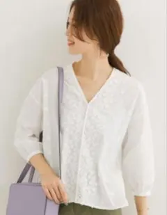 アーバンリサーチドアーズ フラワー刺繍ブラウス