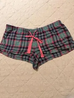 Forever 21 チェック柄ショートパンツ　パジャマのサムネイル