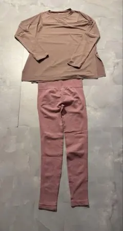 ヨガ・ピラティス　ウェア