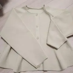 クリーム色 リブ編みニット 長袖　ティティベイト