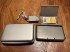 3DS LL シルバーブラック　中古美品　おまけ付き