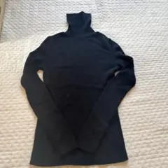 ユニクロ メリノウールタートルネック セーター ブラック