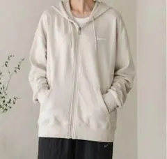 Nike クリーム色 フルジップパーカー