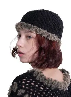 Perverze パーバーズ　ニット帽　ブラック PERVERZE（パーバーズ）の「New Era PERVERZE Scrap Logo Beanie