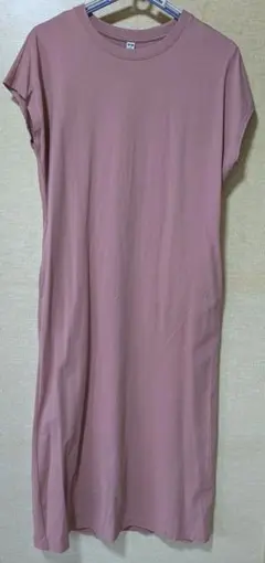 UNIQLO ピンク フレンチスリーブワンピース
