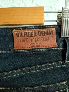 【美品】トミーヒルフィガー　デニム　革タグ　ストレートデニム　Y2K