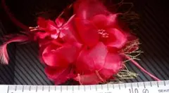 ピンクの花モチーフ コサージュ