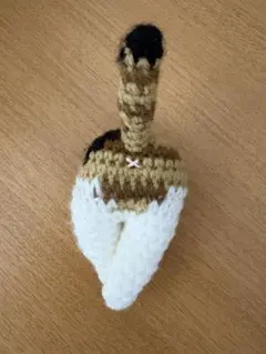 ハンドメイド 三毛猫 猫 お尻 ブローチ