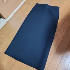 黒のタイトスカートのサムネイル
