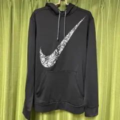 ナイキパーカー