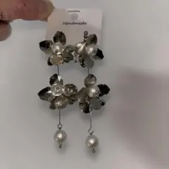 シルバー　パール　フラワー　ピアス