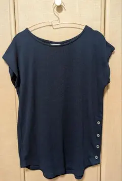 ネイビー ノースリーブ　リブニット トップス ボタン付き　 M