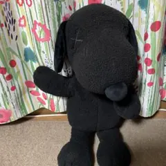 ユニクロ UNIQLO KAWS カウズ ×ピーナッツスヌーピー ぬいぐるみ 黒