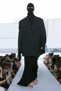 VETEMENTS テーラードジャケットのサムネイル