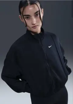 ナイキ　トラックジャケットウィメンズ