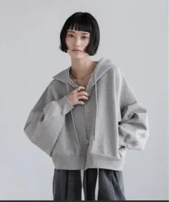 LOWRYS FARM ショートZIPフーディ イエロー - メルカリ
