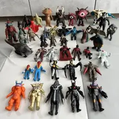 円谷プロ ウルトラマンシリーズ ウルトラマン 怪獣 ソフビ約100体