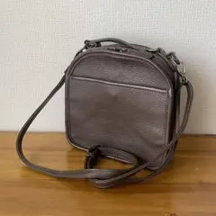 【本革】VitaFelice スクエアショルダーバッグ ハンドバッグ