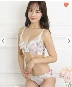 エメフィール　プリンセスバスト　超盛ブラ　花柄　ホワイト　C75