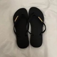 ハワイアナス　サンダル　ラバービーチサンダル ブラック　ゴールドロゴ　38\37