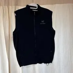 ARC'TERYX ベスト ブラック Sサイズ - メルカリ