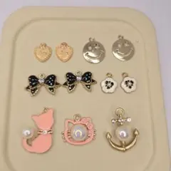 ②チャームセット11 個 ゴールド・ピンク・黒