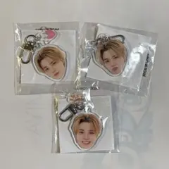 ドヨン 顔アクキー