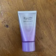 残量約6割　nigelle ニゼルスモーキードライクリームのサムネイル