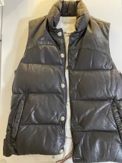 黒 合成皮革 ダウンベスト