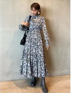 バストカットフレアワンピース　美品