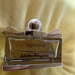 Salvatore Ferragamo シニョリーナ エレガンツァのサムネイル