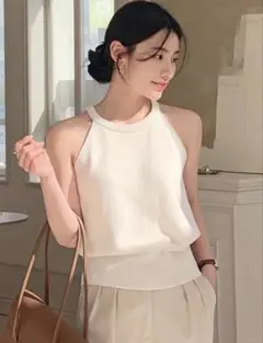 ホワイトノースリーブニットベスト