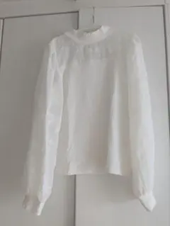 【新品未使用】フラワー刺繍入りホワイト長袖トップス シースルー シアー