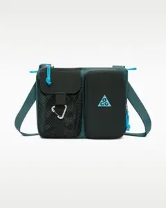 新品未使用　ナイキ ACG DAYMAX クロスボディバッグのサムネイル