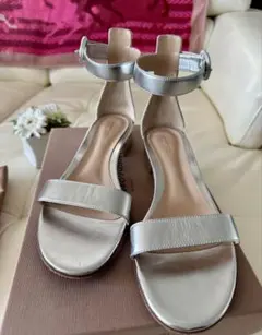 Gianvito Rossi シルバー アンクルストラップ サンダル38のサムネイル