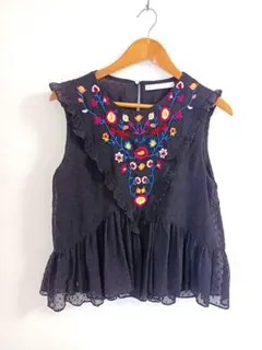 zara 黒 刺繍ノースリーブ 　キャミ　フリル　シフォン