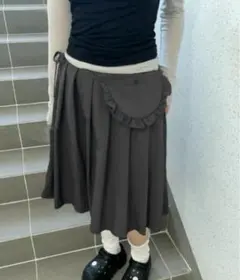 ダークグレー プリーツスカート フリルポケット