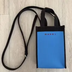 美品♡MARNI ミニショルダーバッグ 青のサムネイル