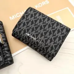 新品 MICHAEL KORS財布 折り財布 がま口 ブラック　三つ折り財布