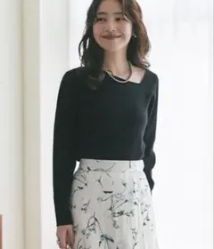 【美品】La boutique BonBon アンゴラタッチアシメネックニット黒のサムネイル